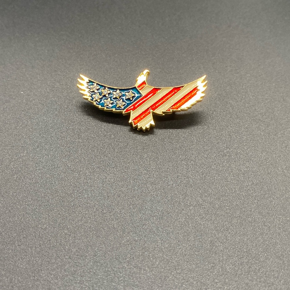 Item 195 Eagle Shape American Flag Pin Patriotic